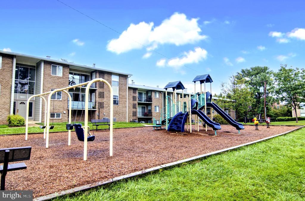 1963 Kennedy Dr #1963