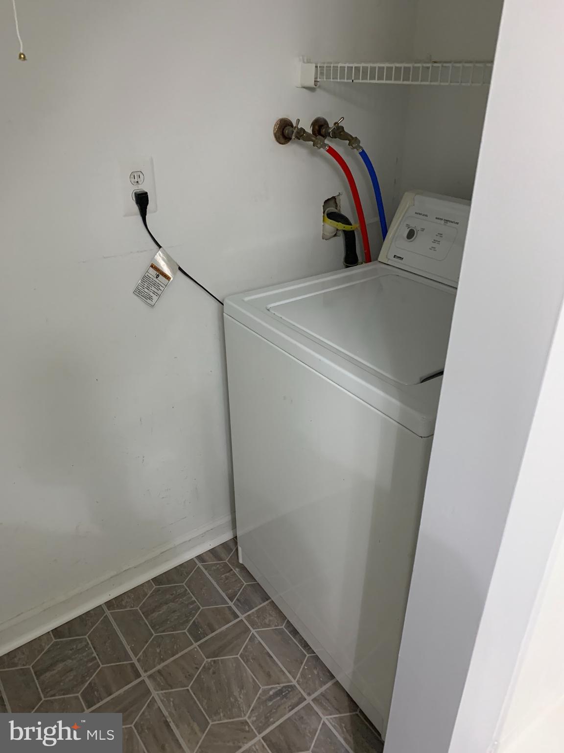 8584 KOLUDER CT