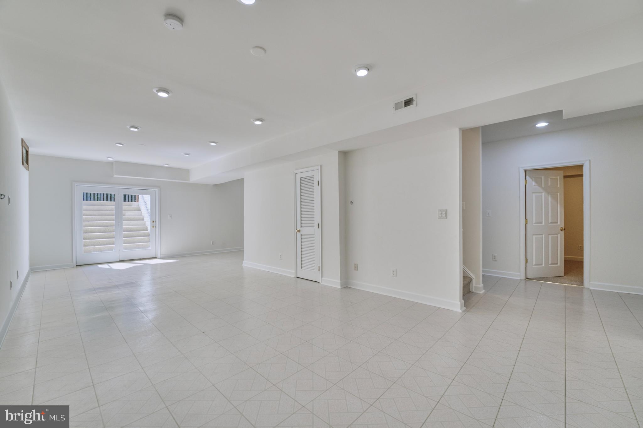 10875 Hunter Gate Way