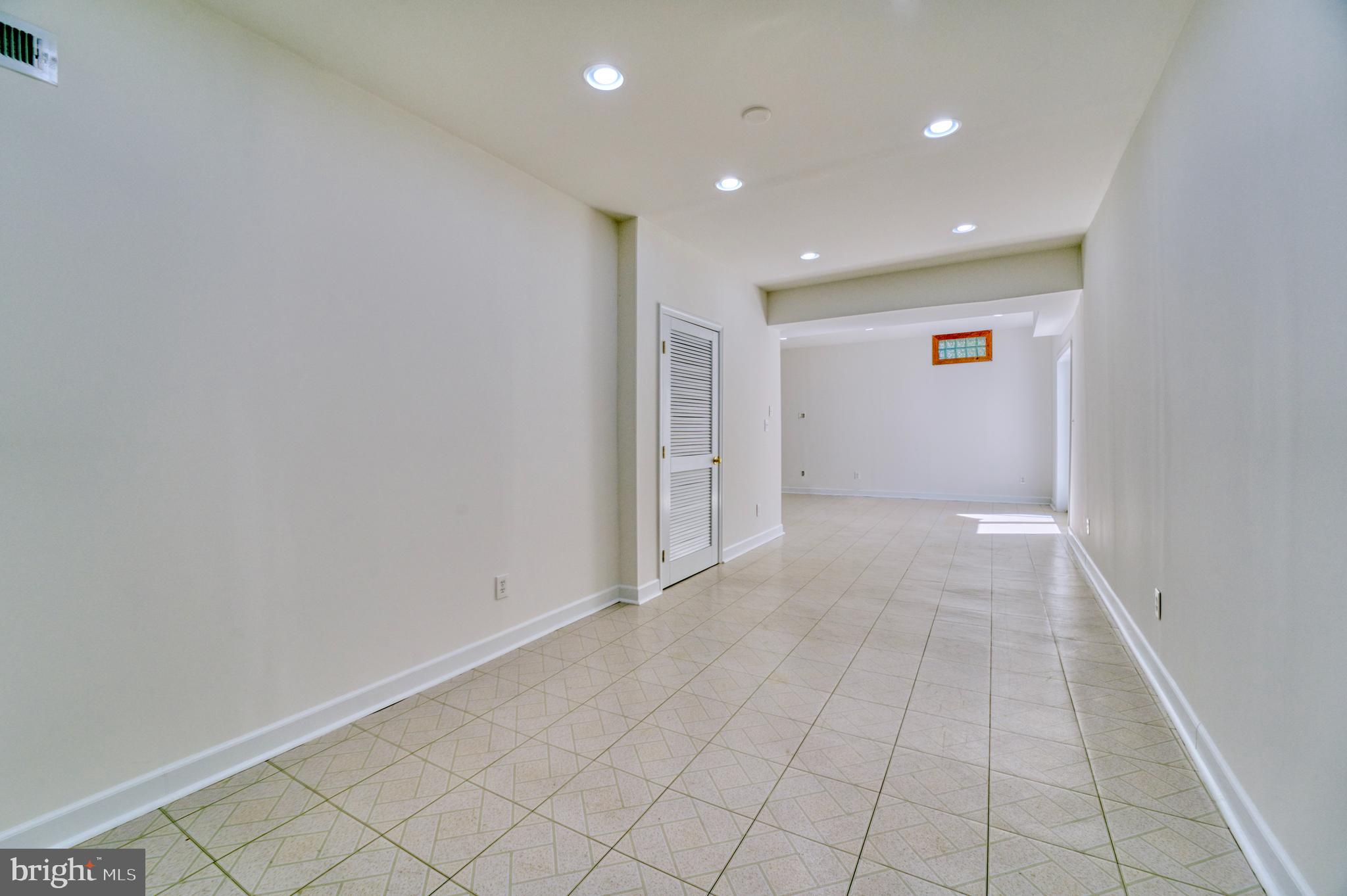 10875 Hunter Gate Way