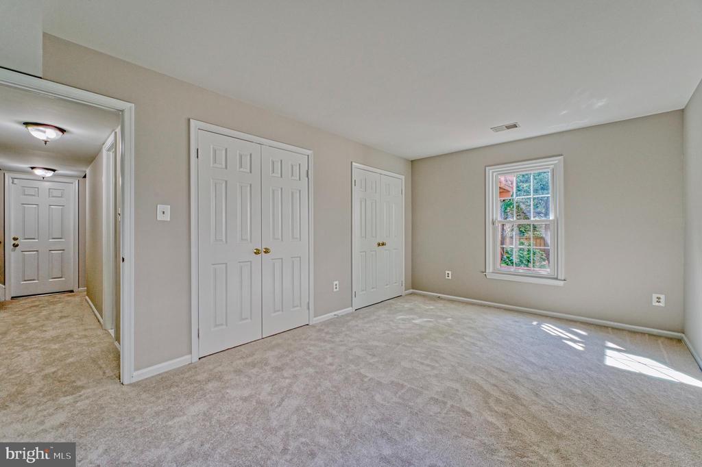 13575 Smallwood Ln