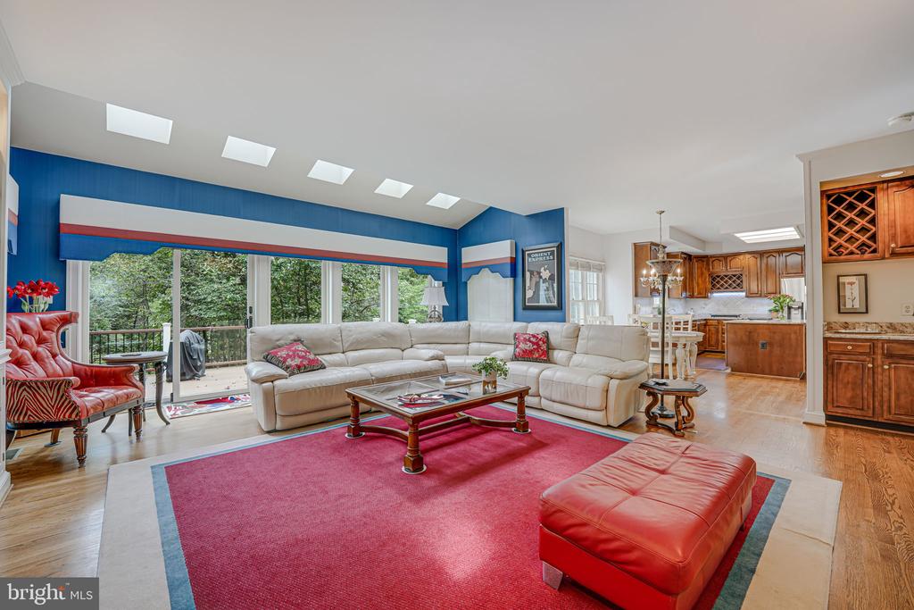 3601 Lamplight Dr