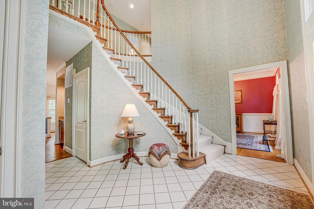 3601 Lamplight Dr