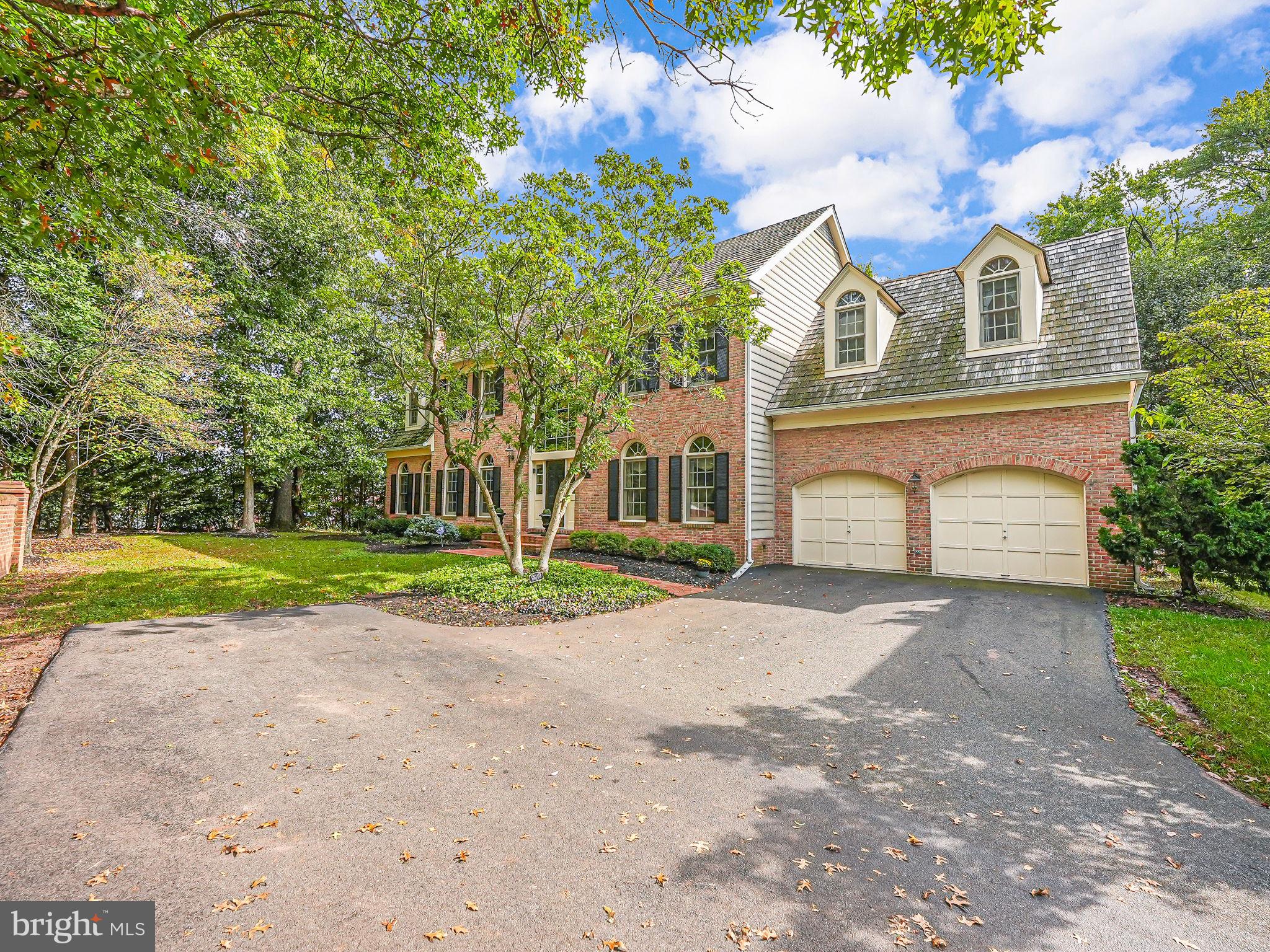 3601 Lamplight Dr
