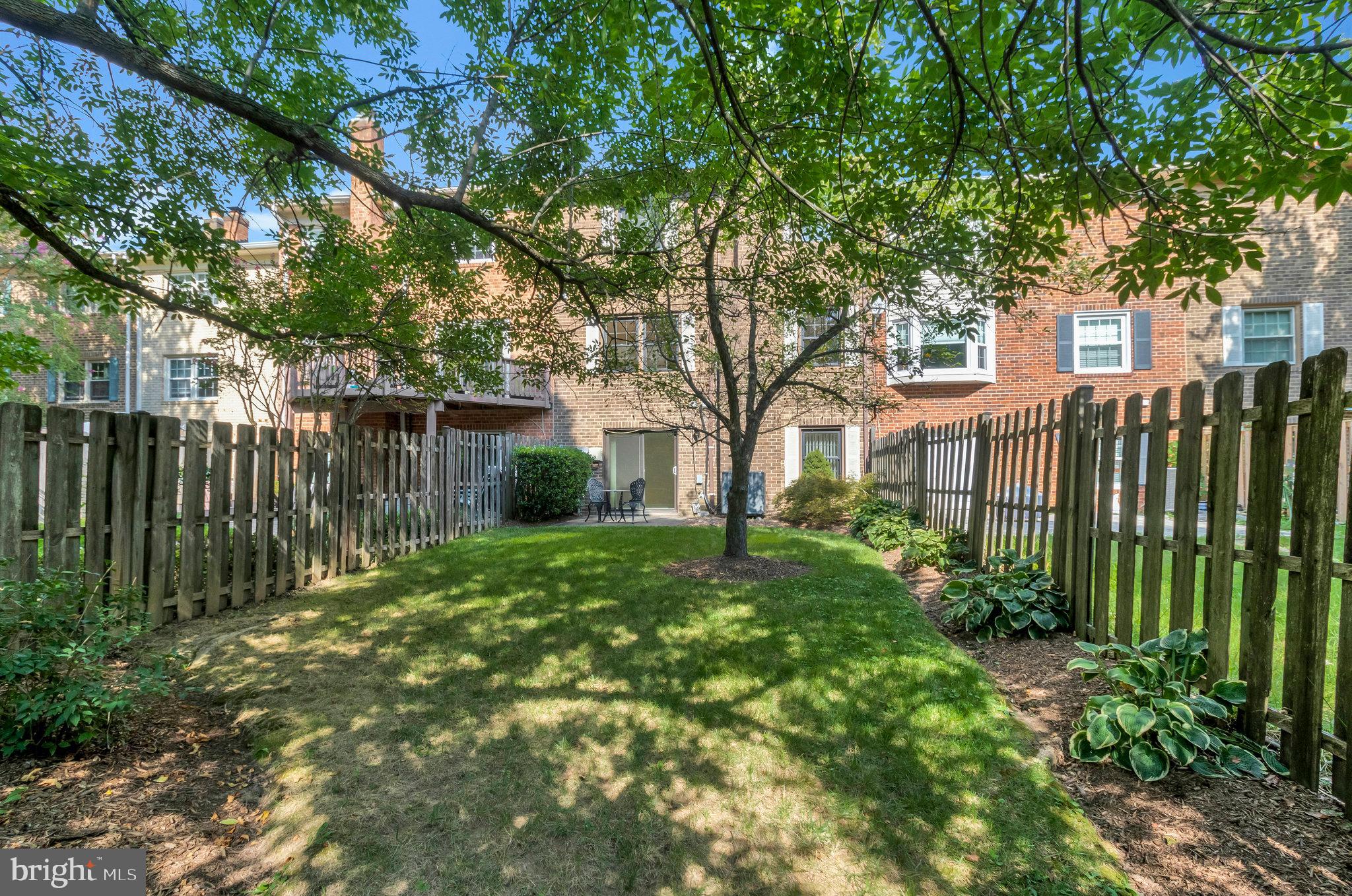 808 Hunter Ct SW