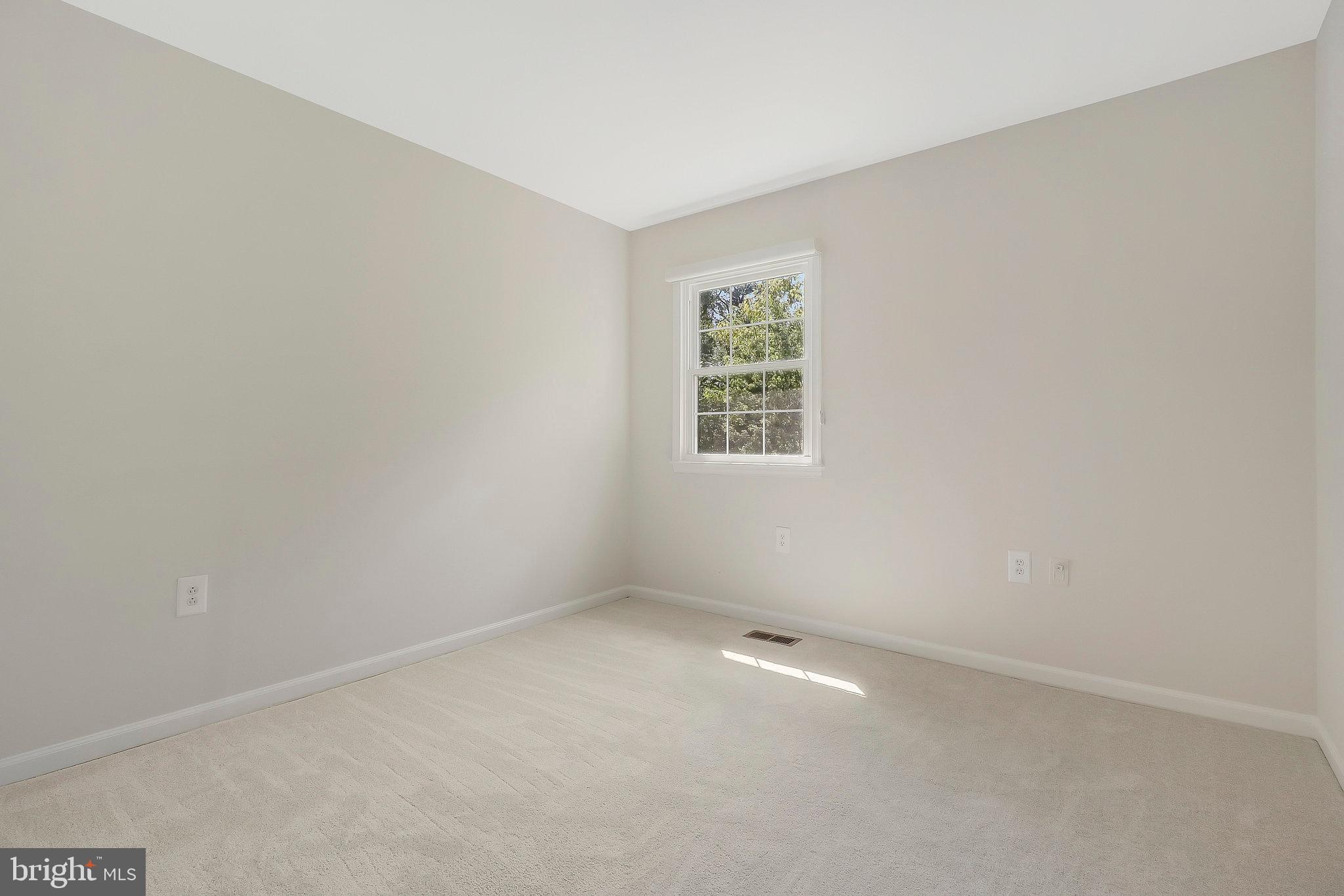 808 Hunter Ct SW