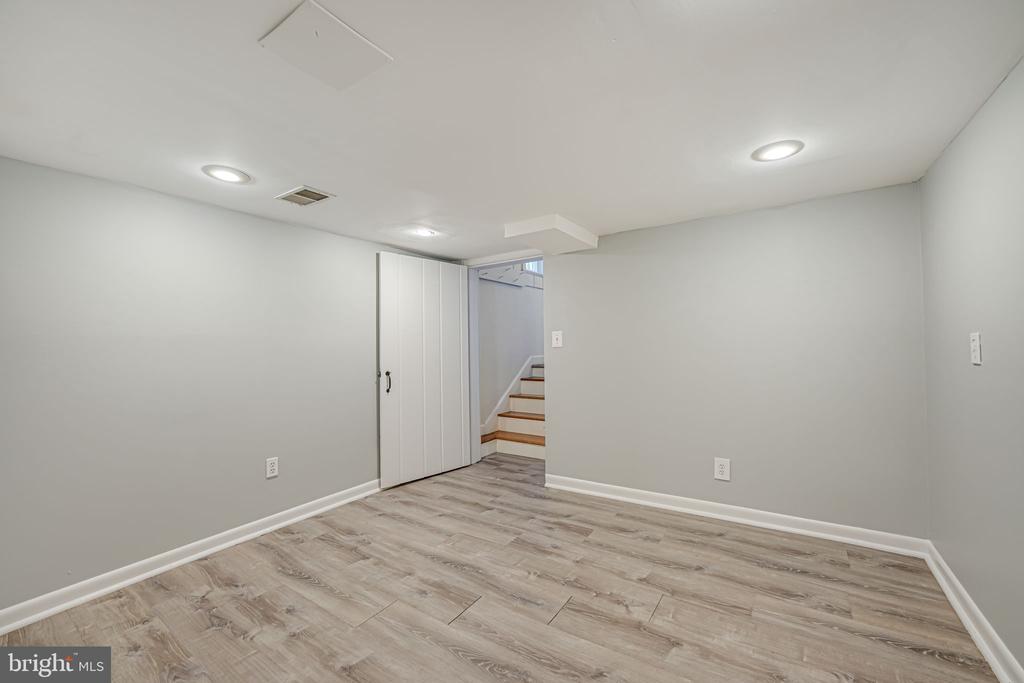 10315 Blake Ln