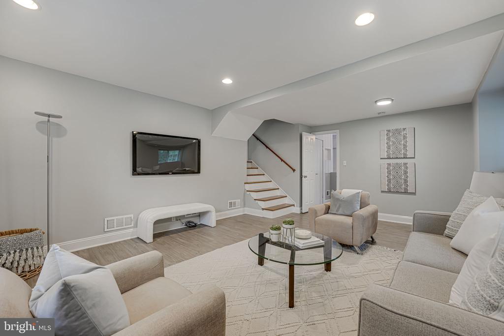10315 Blake Ln