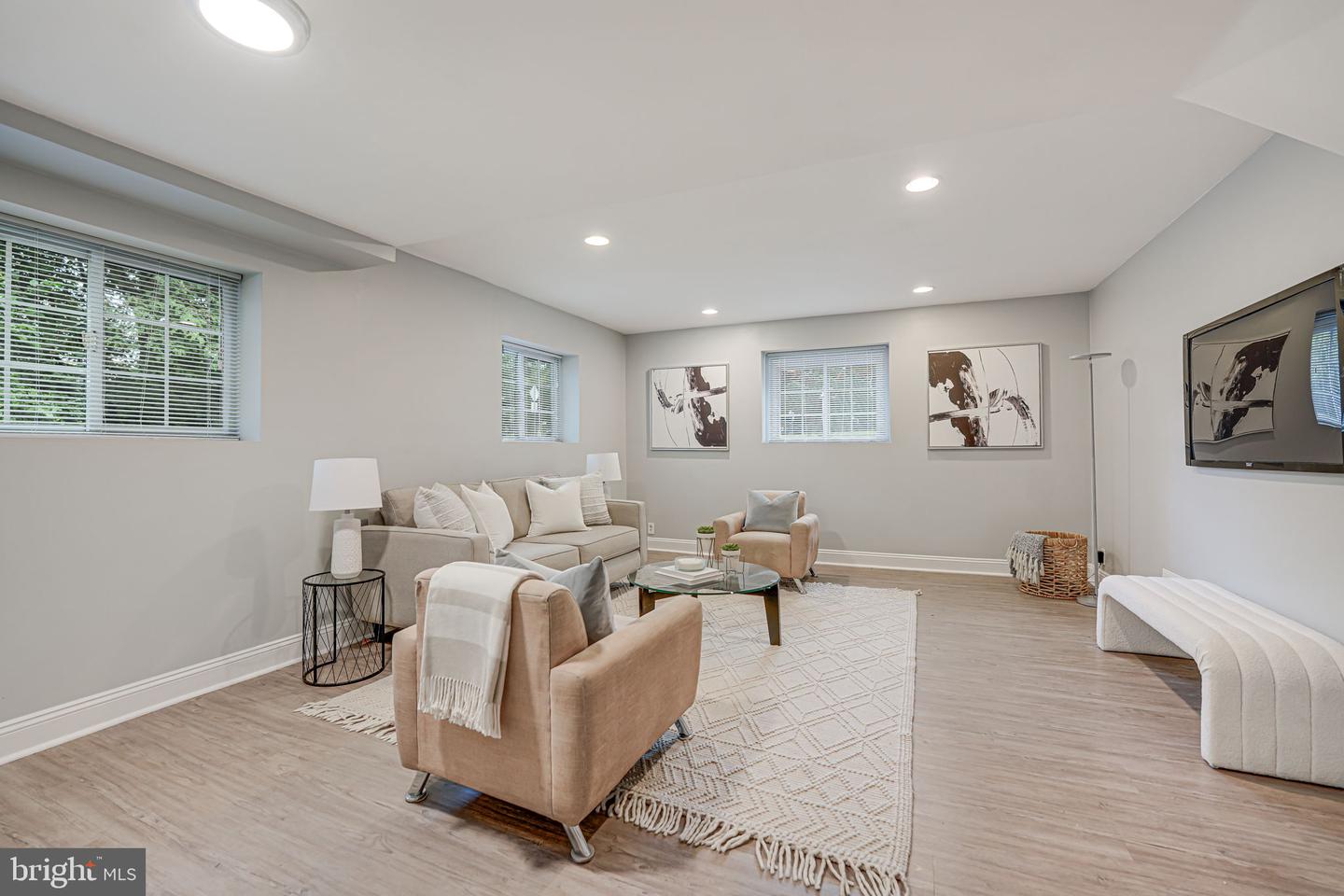 10315 Blake Ln