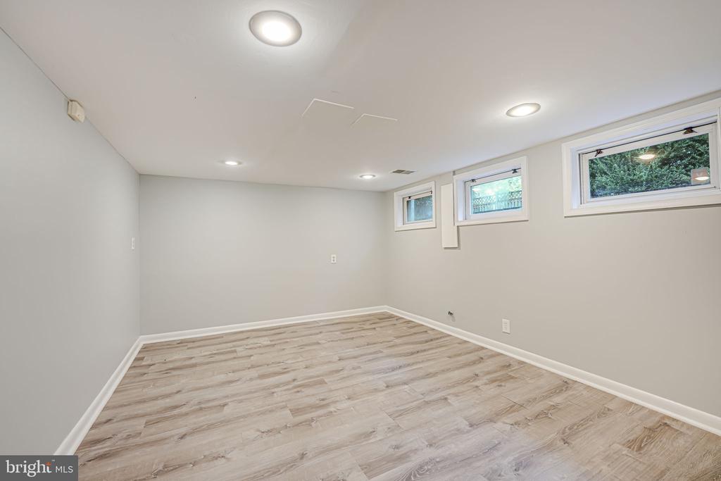 10315 Blake Ln