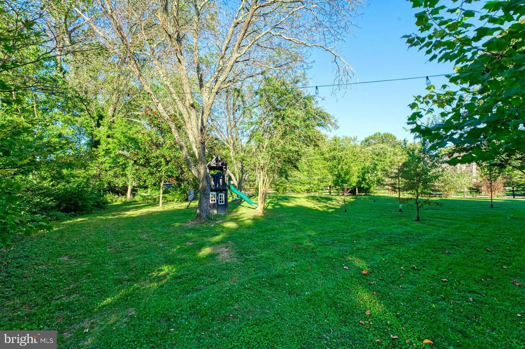 1200 Shaker Dr