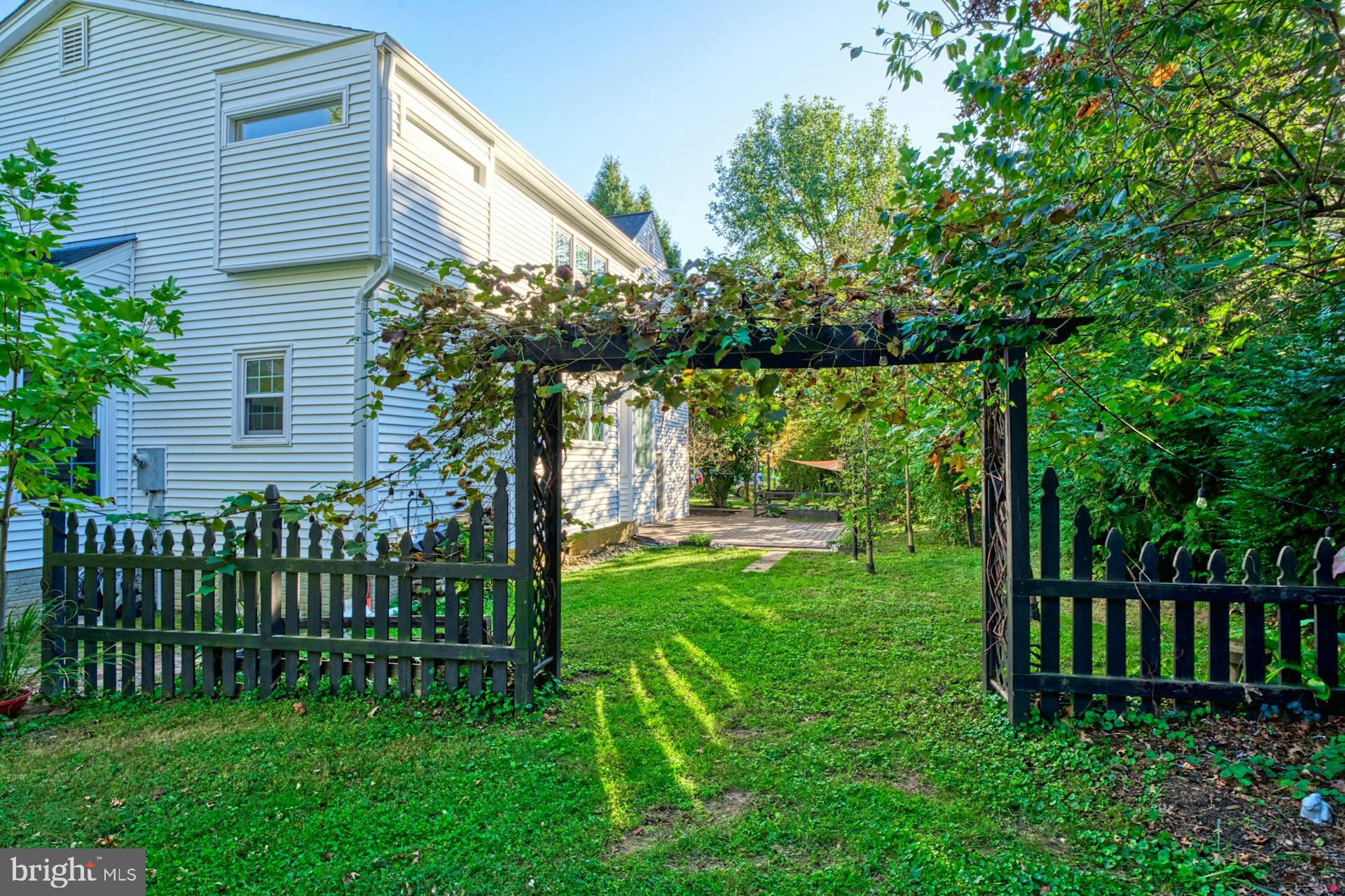 1200 Shaker Dr