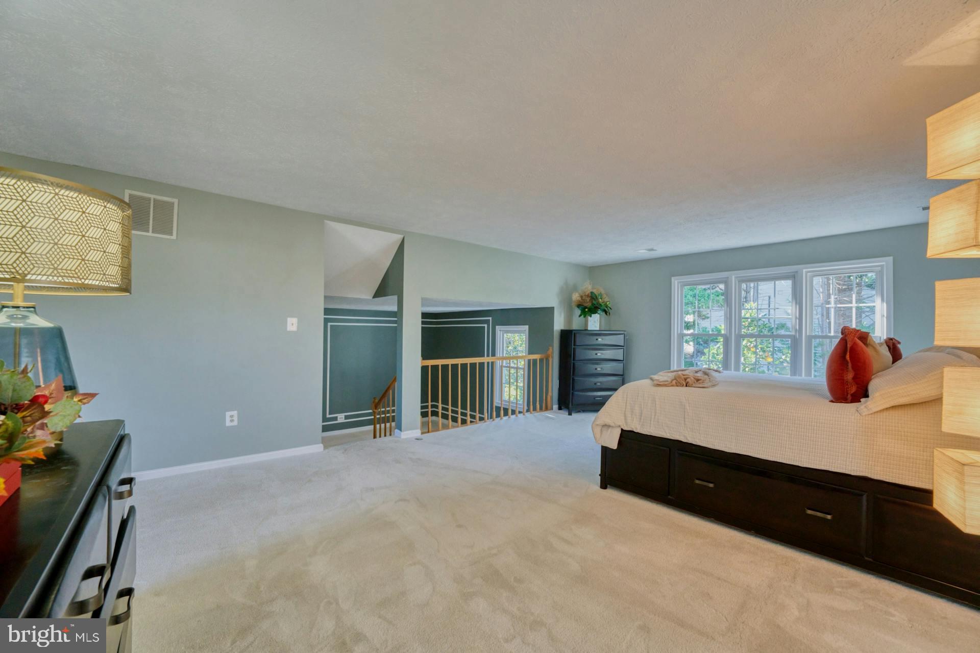 1200 Shaker Dr