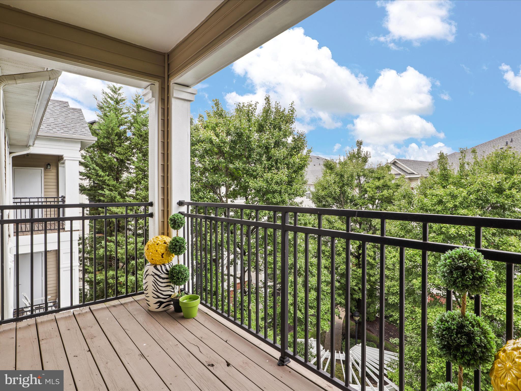 12937 Centre Park Cir #404