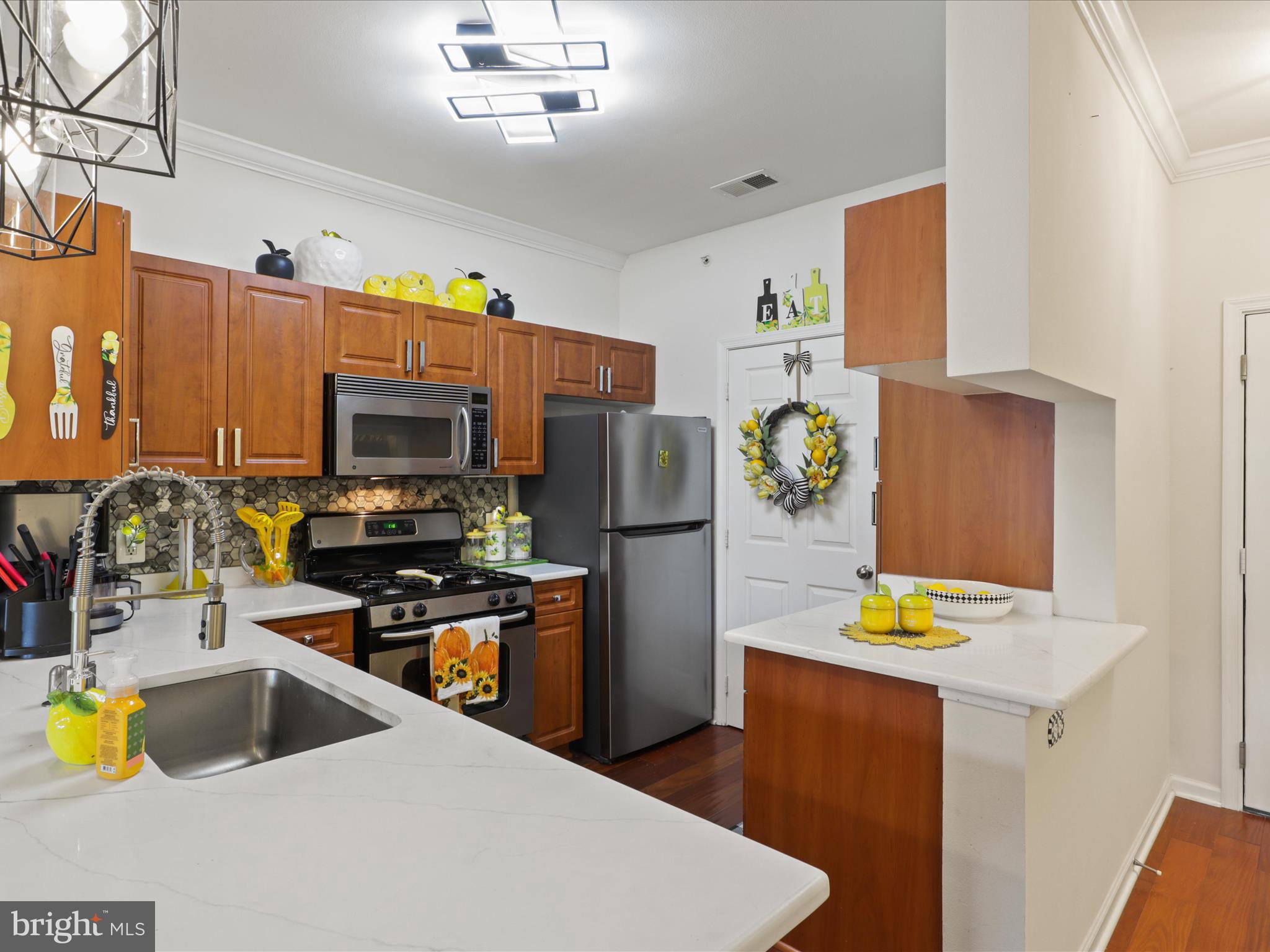 12937 Centre Park Cir #404