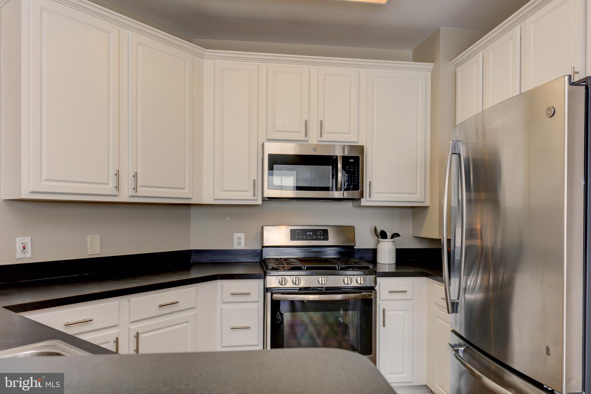 8057 GATEHOUSE RD #20