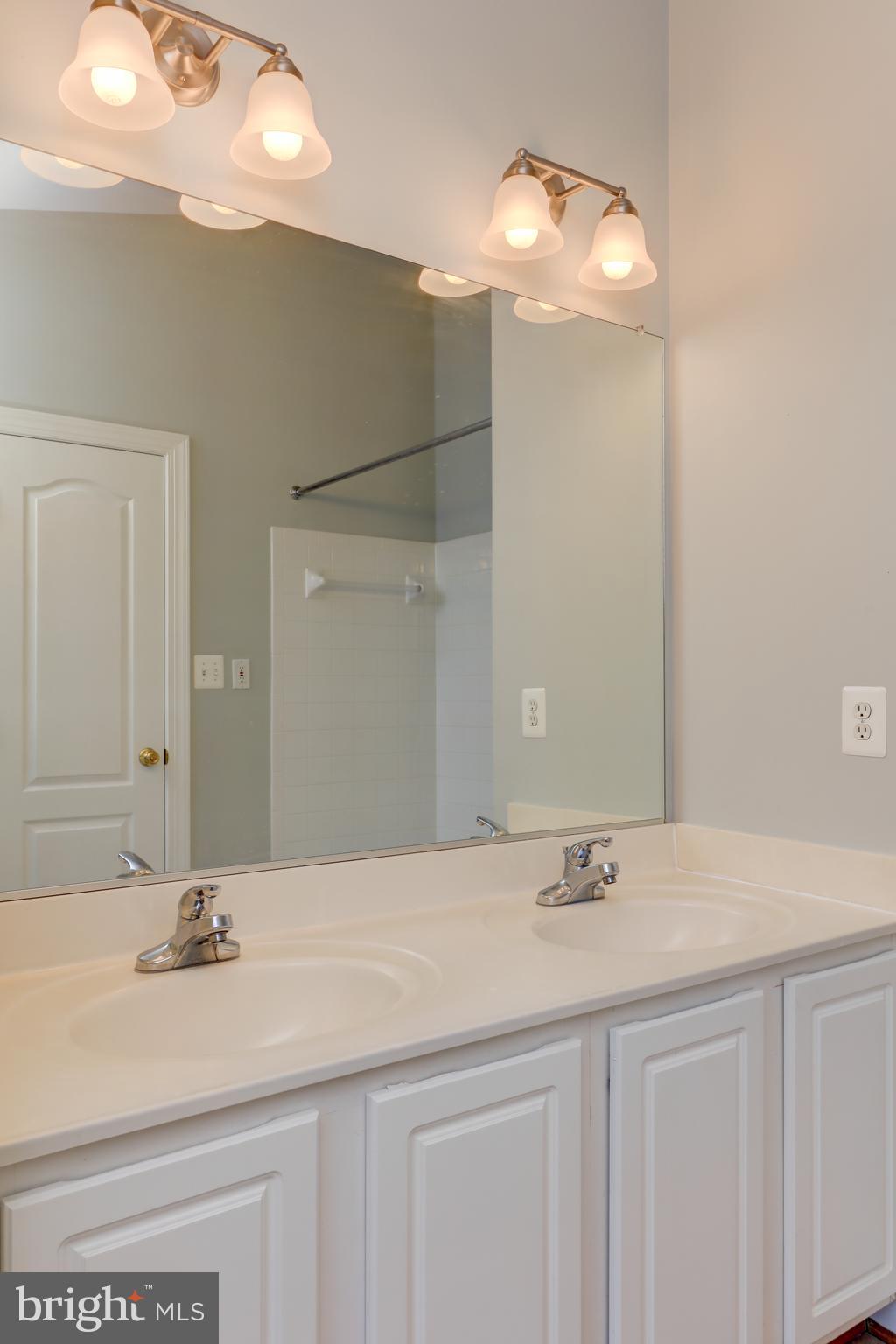 8057 GATEHOUSE RD #20