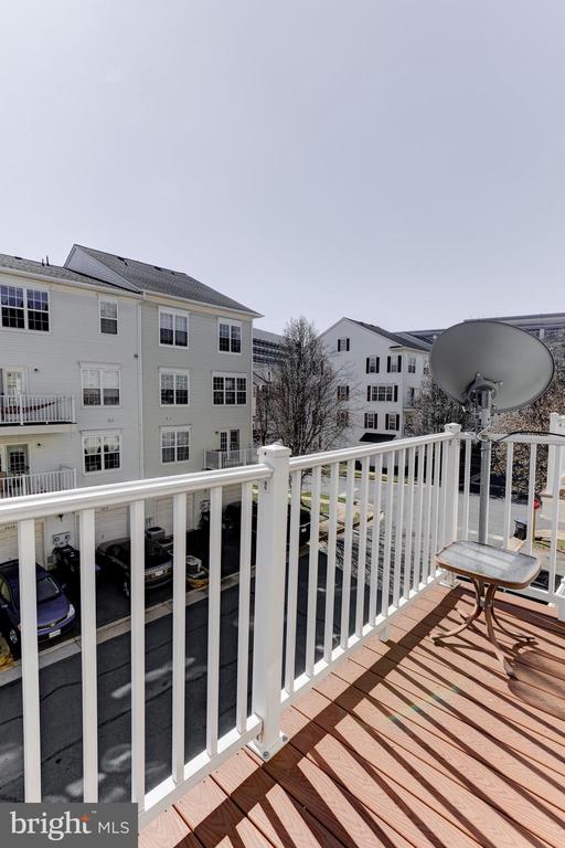 8057 GATEHOUSE RD #20