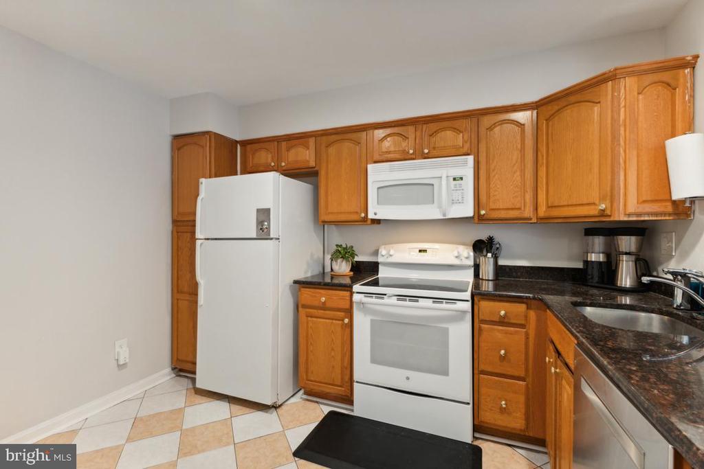 3859 el Camino Pl #2
