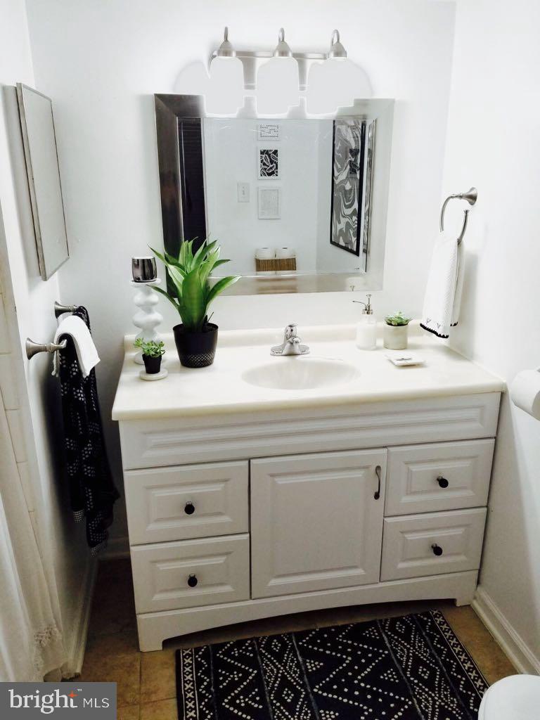 2646 Redcoat Dr #105