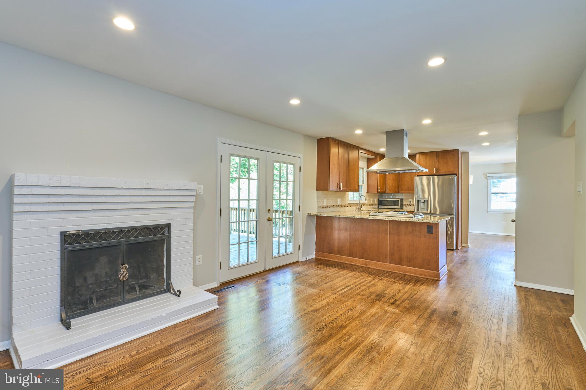 8306 Carrleigh Pkwy