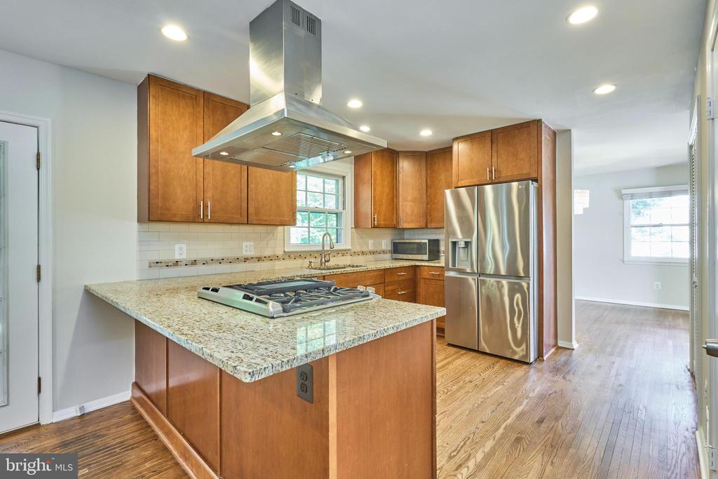 8306 Carrleigh Pkwy