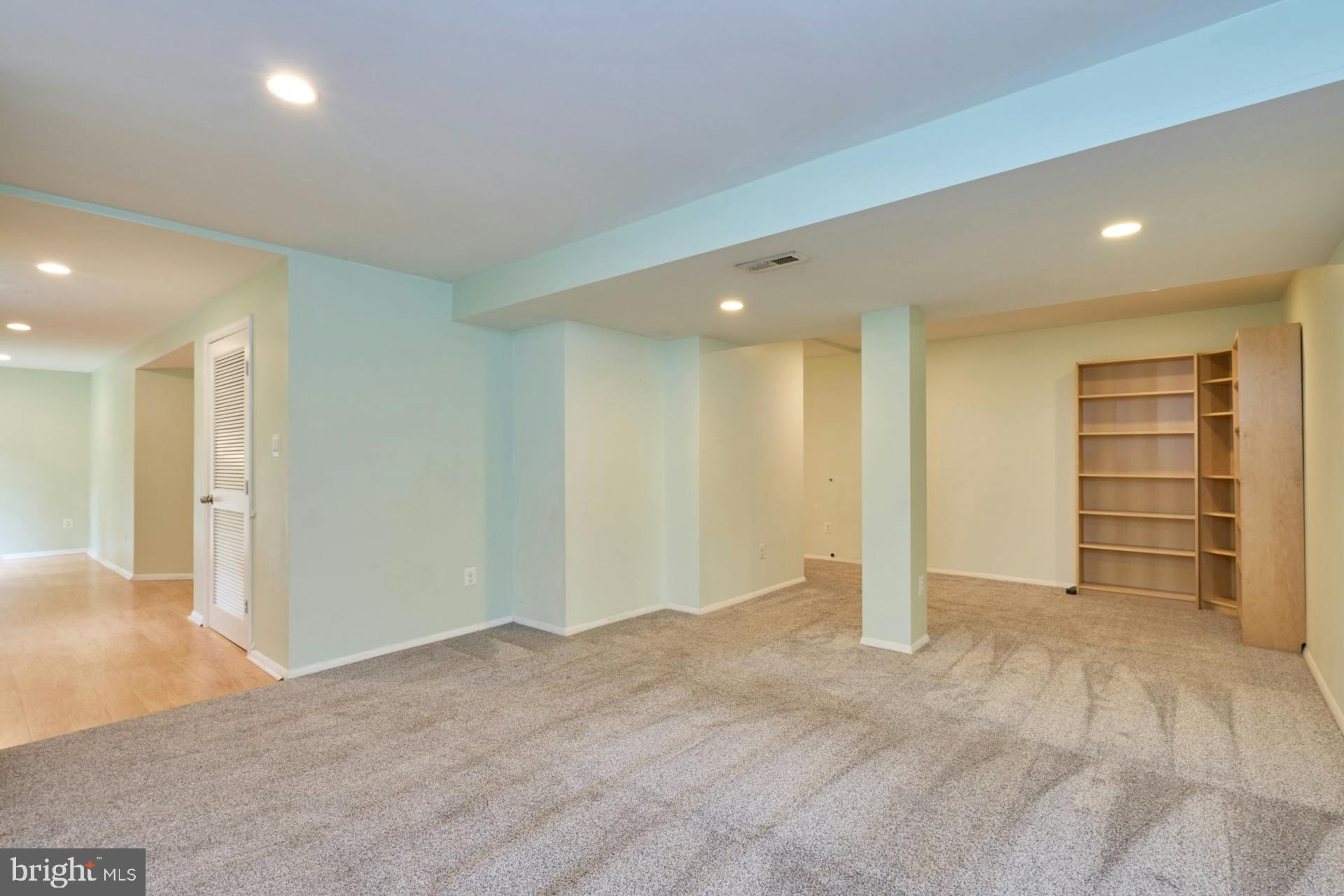8306 Carrleigh Pkwy