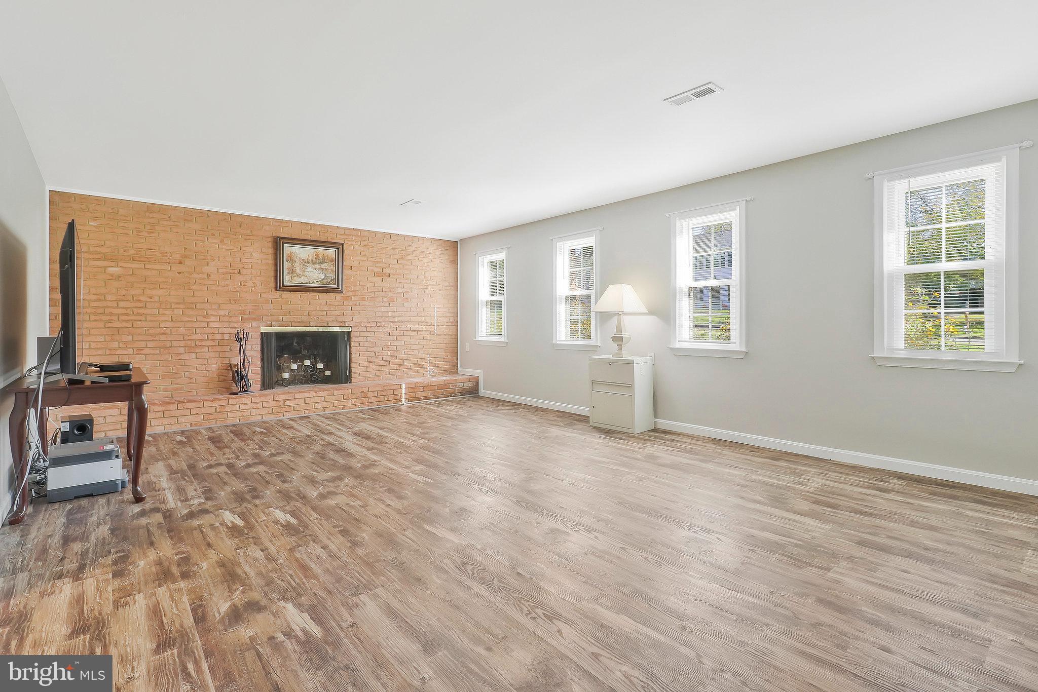 7406 Beverly Manor Dr