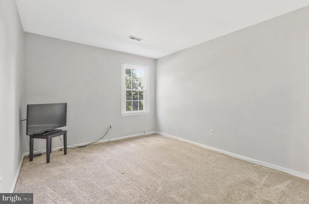 7406 Beverly Manor Dr