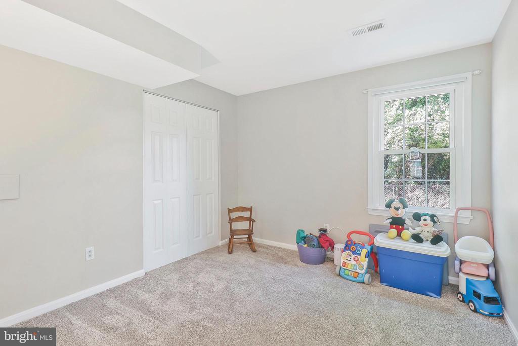 7406 Beverly Manor Dr