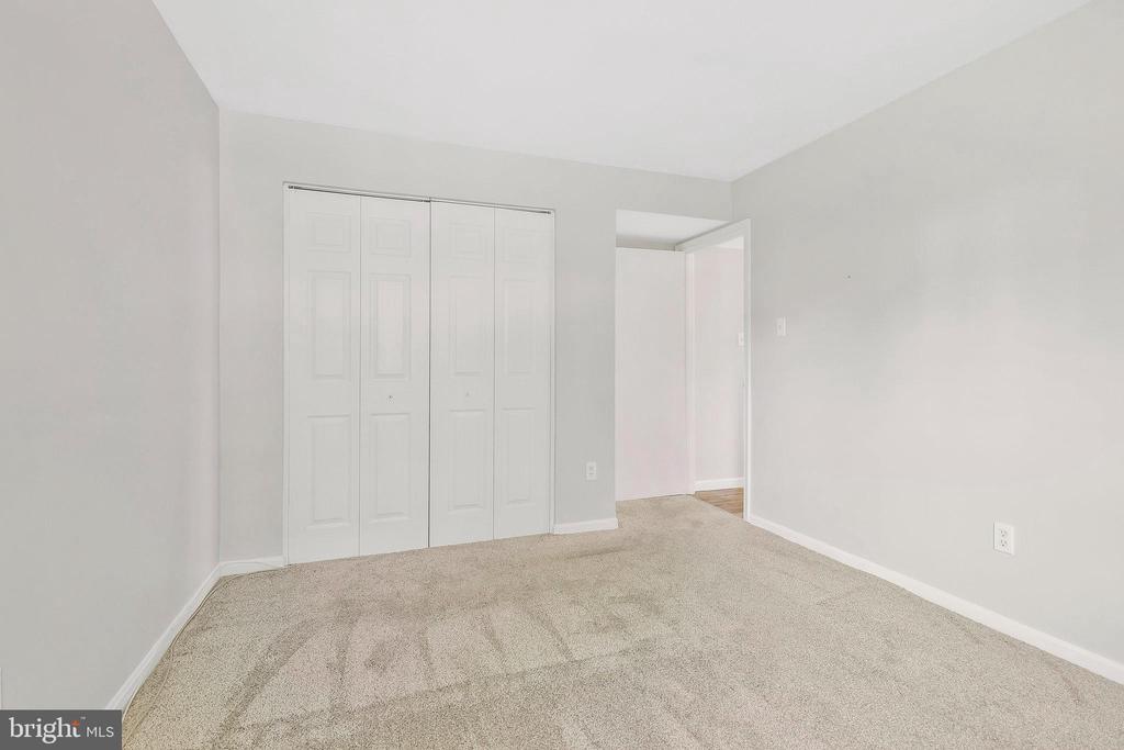 7406 Beverly Manor Dr