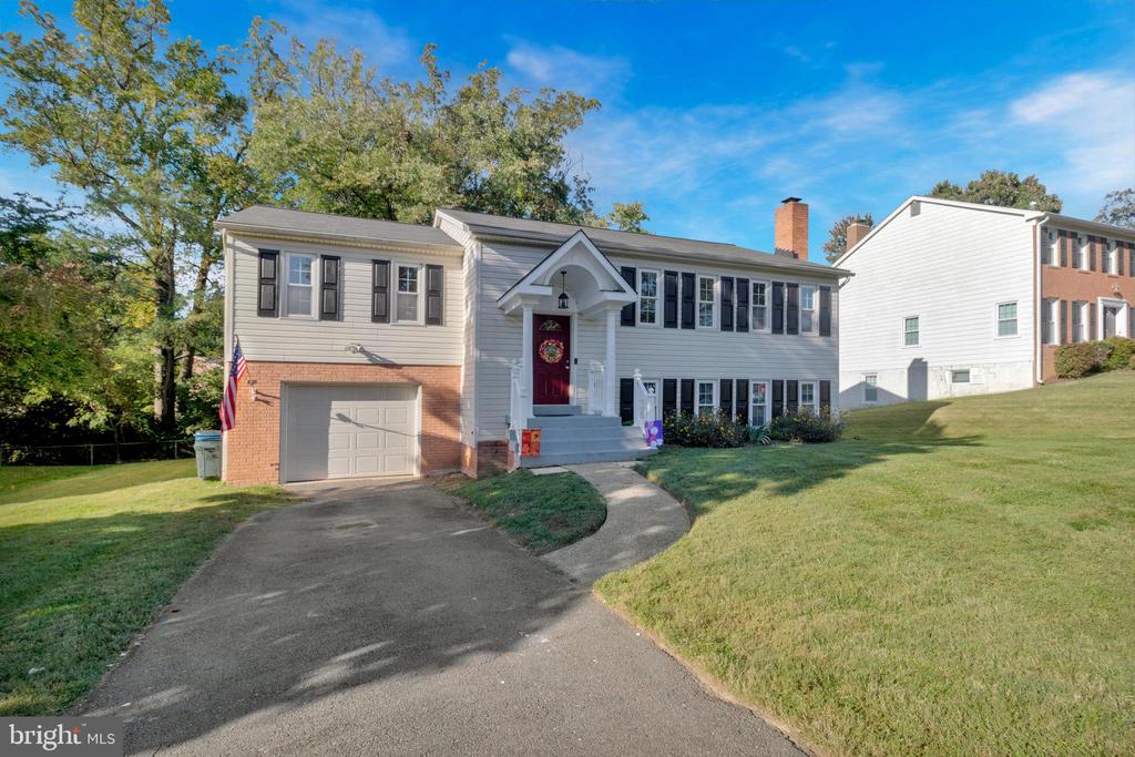 7406 Beverly Manor Dr