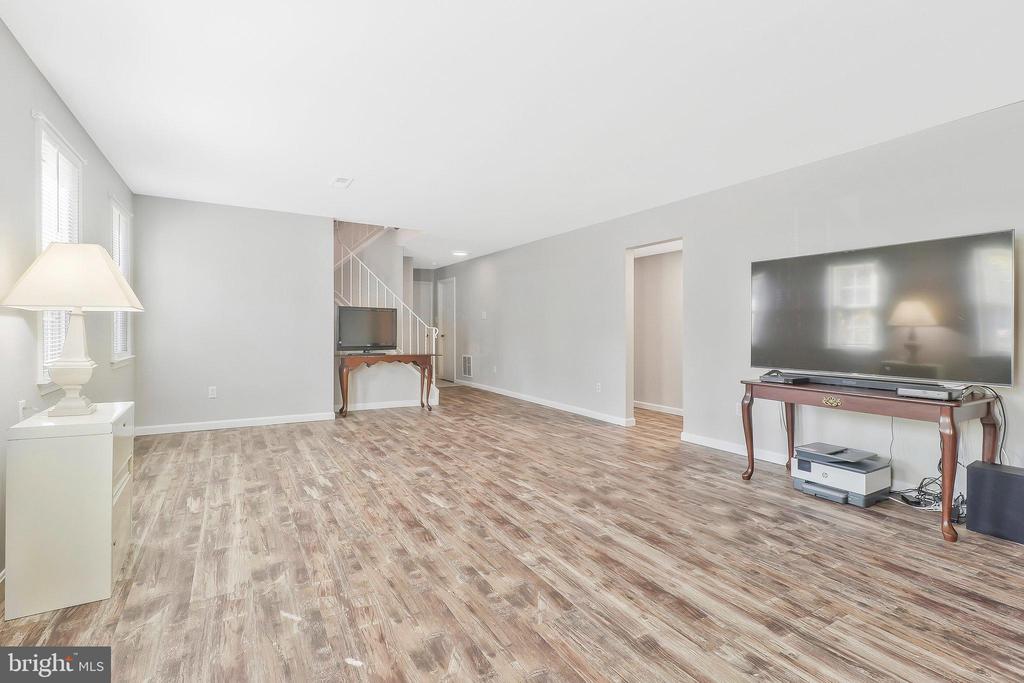 7406 Beverly Manor Dr