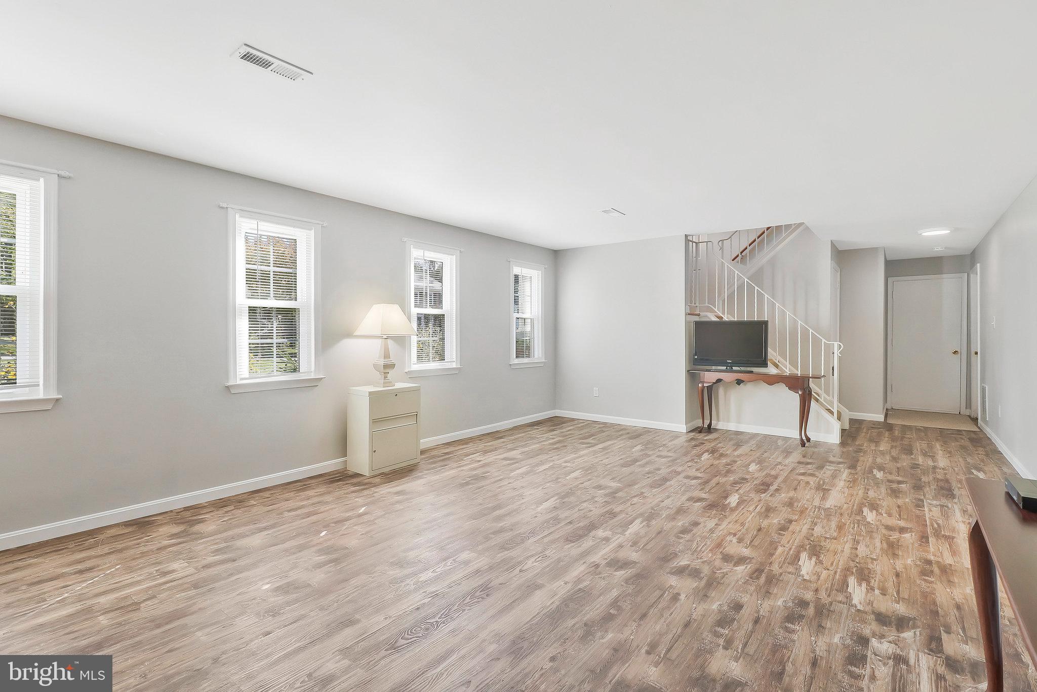 7406 Beverly Manor Dr