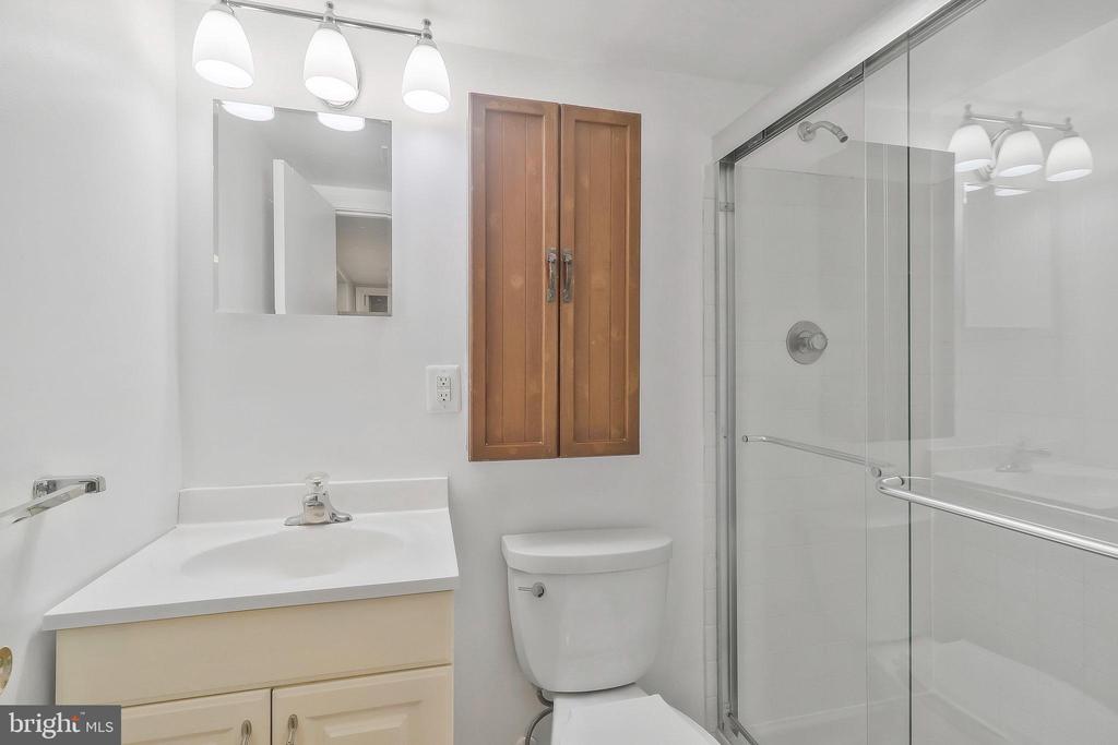 7406 Beverly Manor Dr