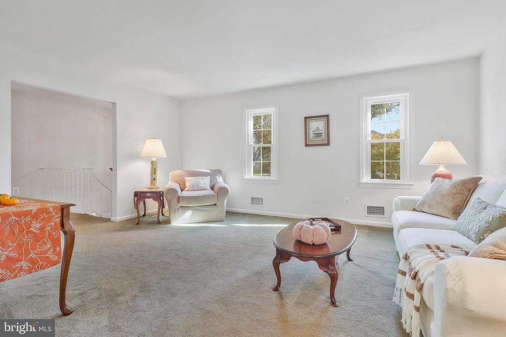7406 Beverly Manor Dr