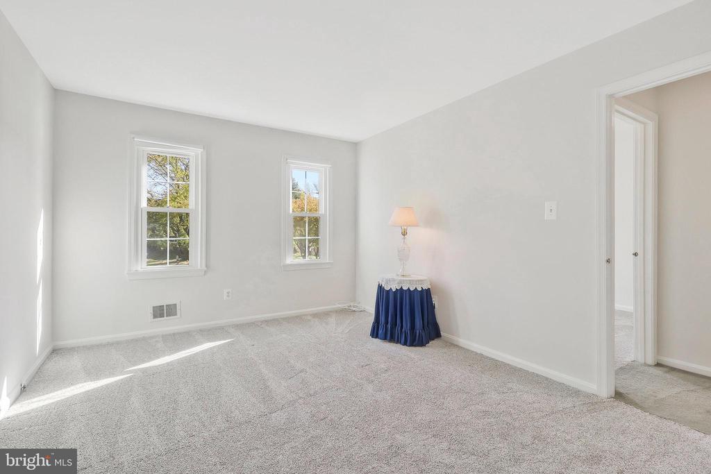 7406 Beverly Manor Dr