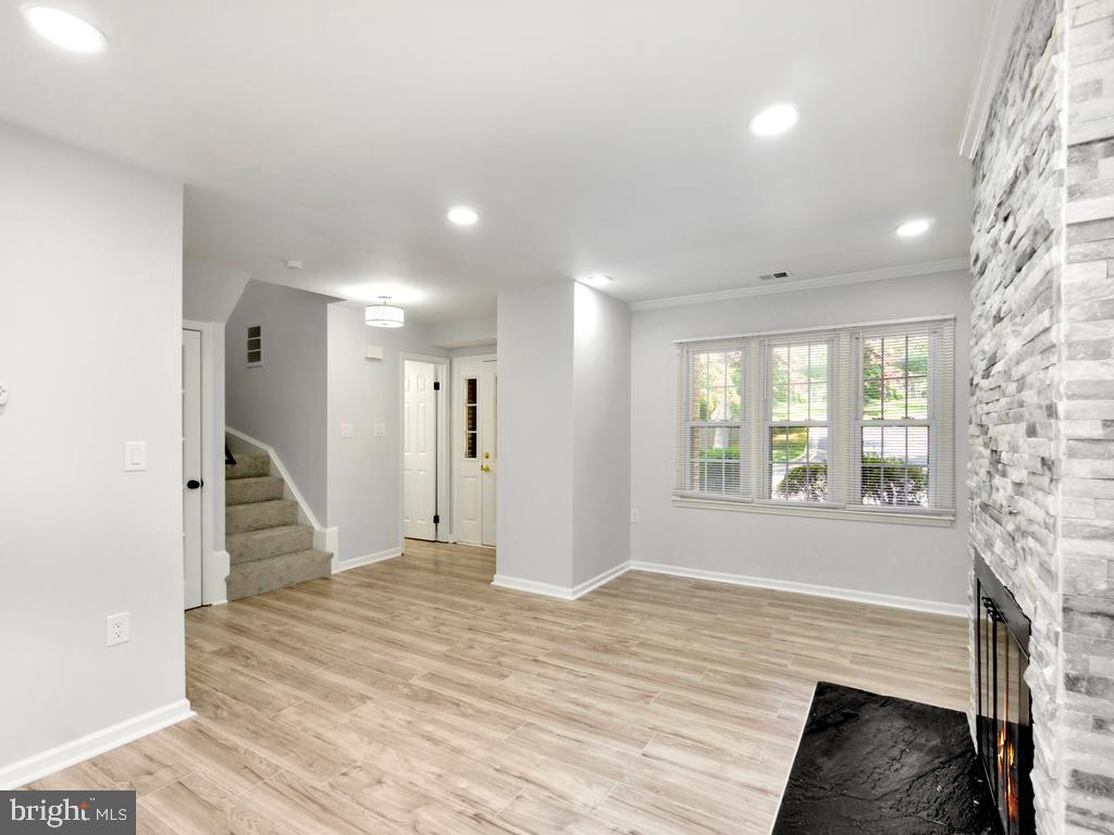 1114 MOOREFIELD CREEK RD SW