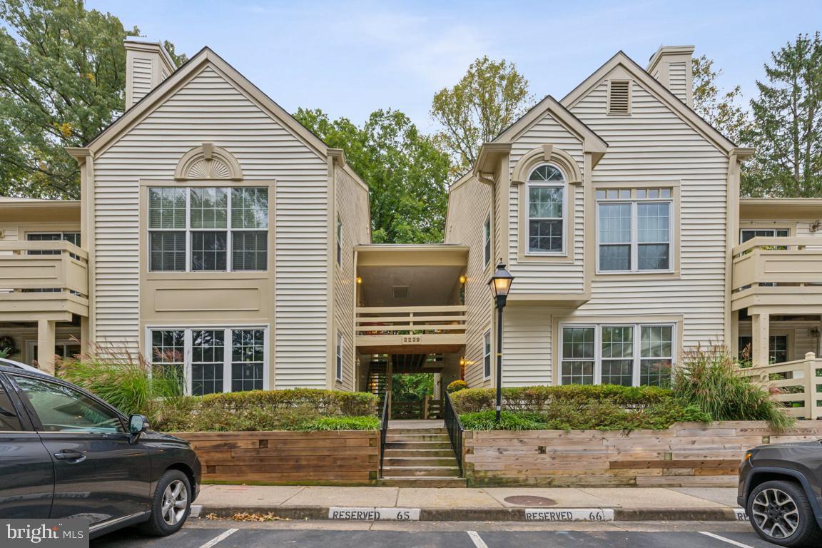 2229 Lovedale Ln #302b