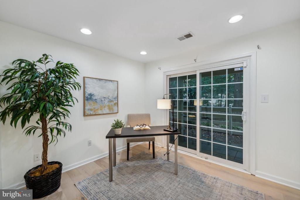 2229 Lovedale Ln #302b