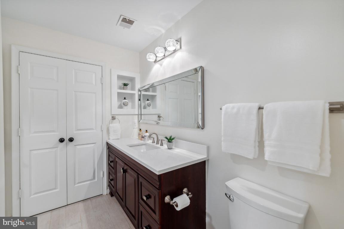 2229 Lovedale Ln #302b