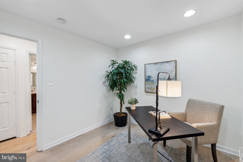2229 Lovedale Ln #302b