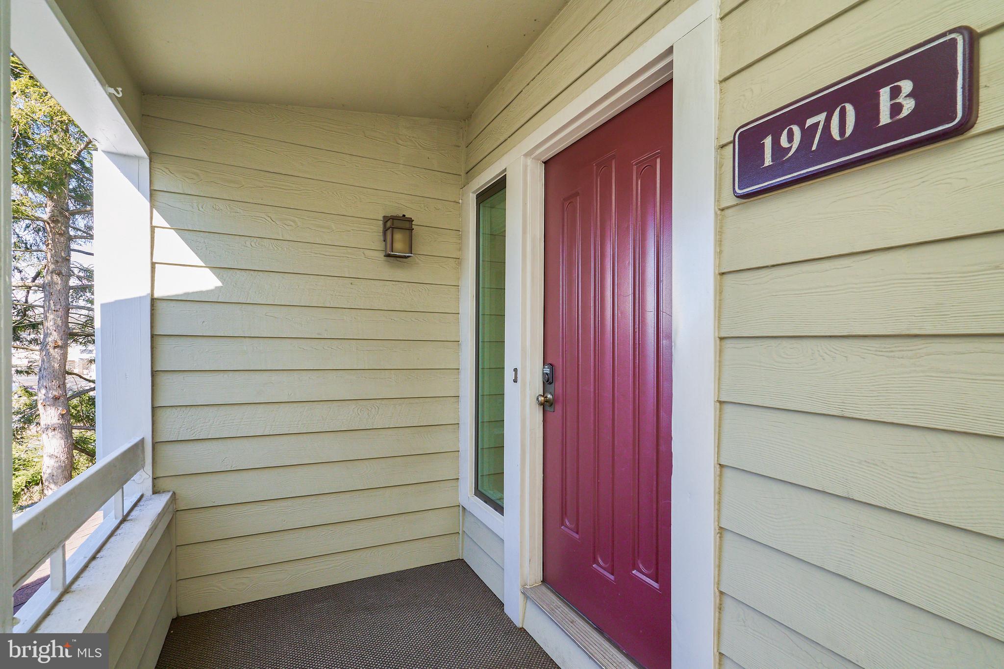 1970-B VILLARIDGE DR #B
