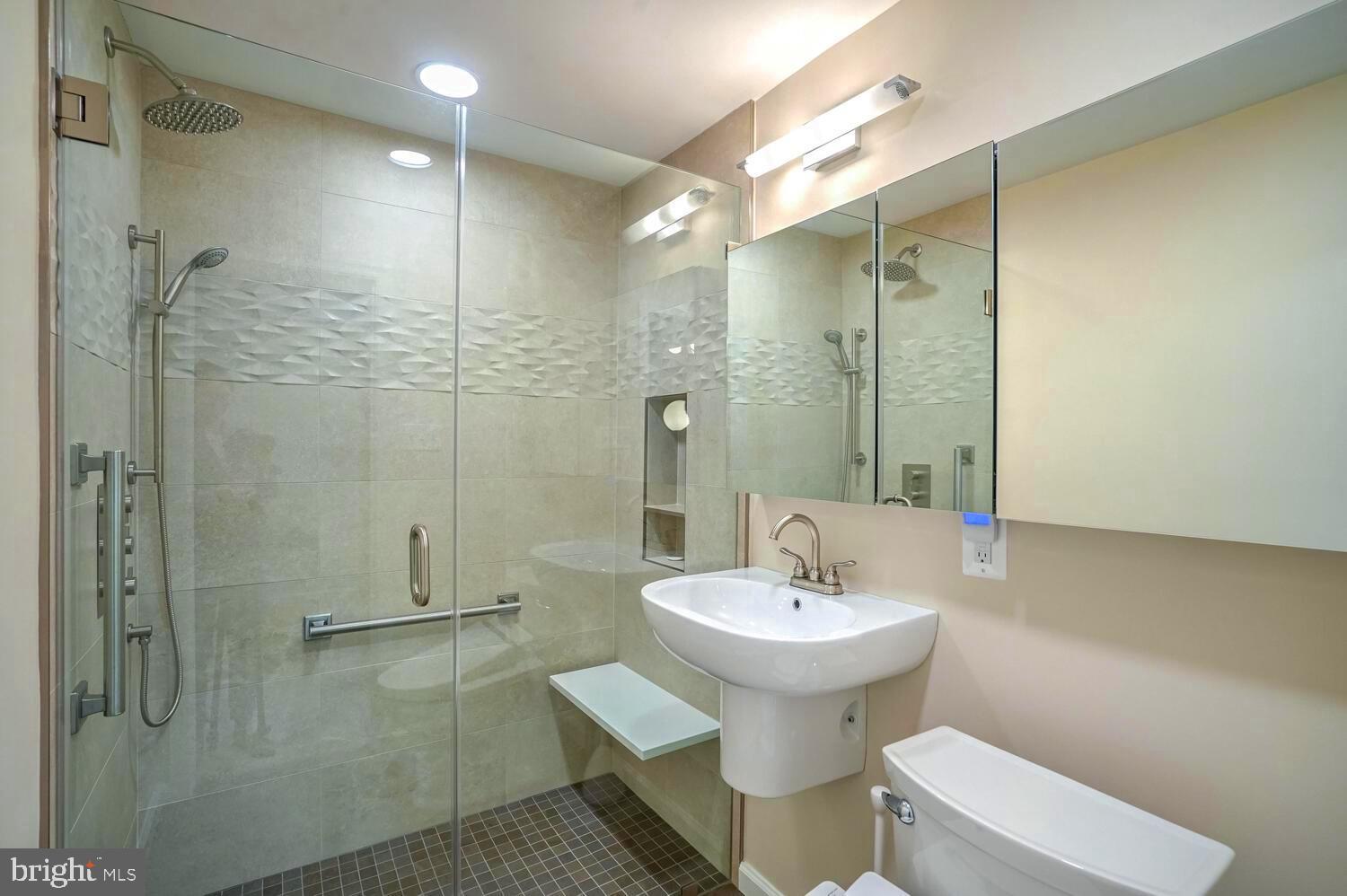 2827 KALMIA LEE COURT B-202