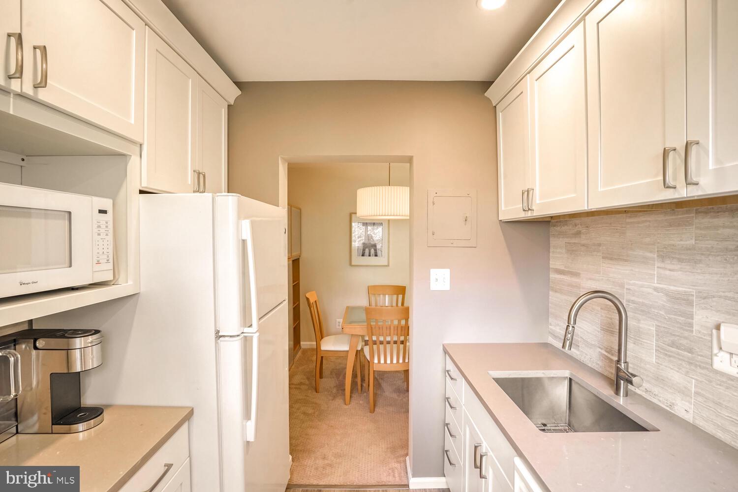 2827 KALMIA LEE COURT B-202