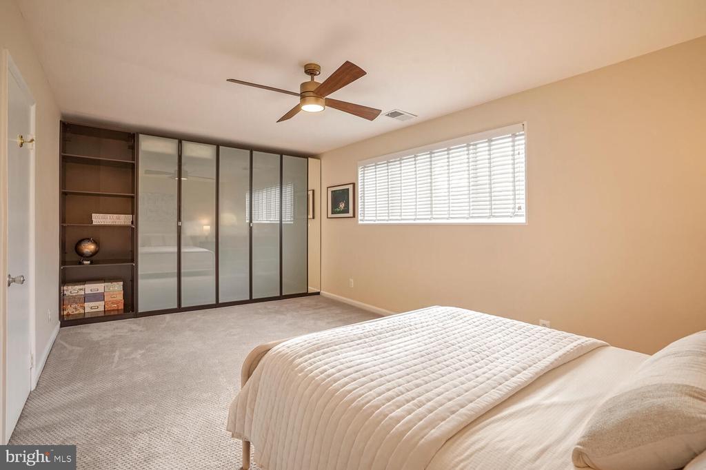 2827 KALMIA LEE COURT B-202