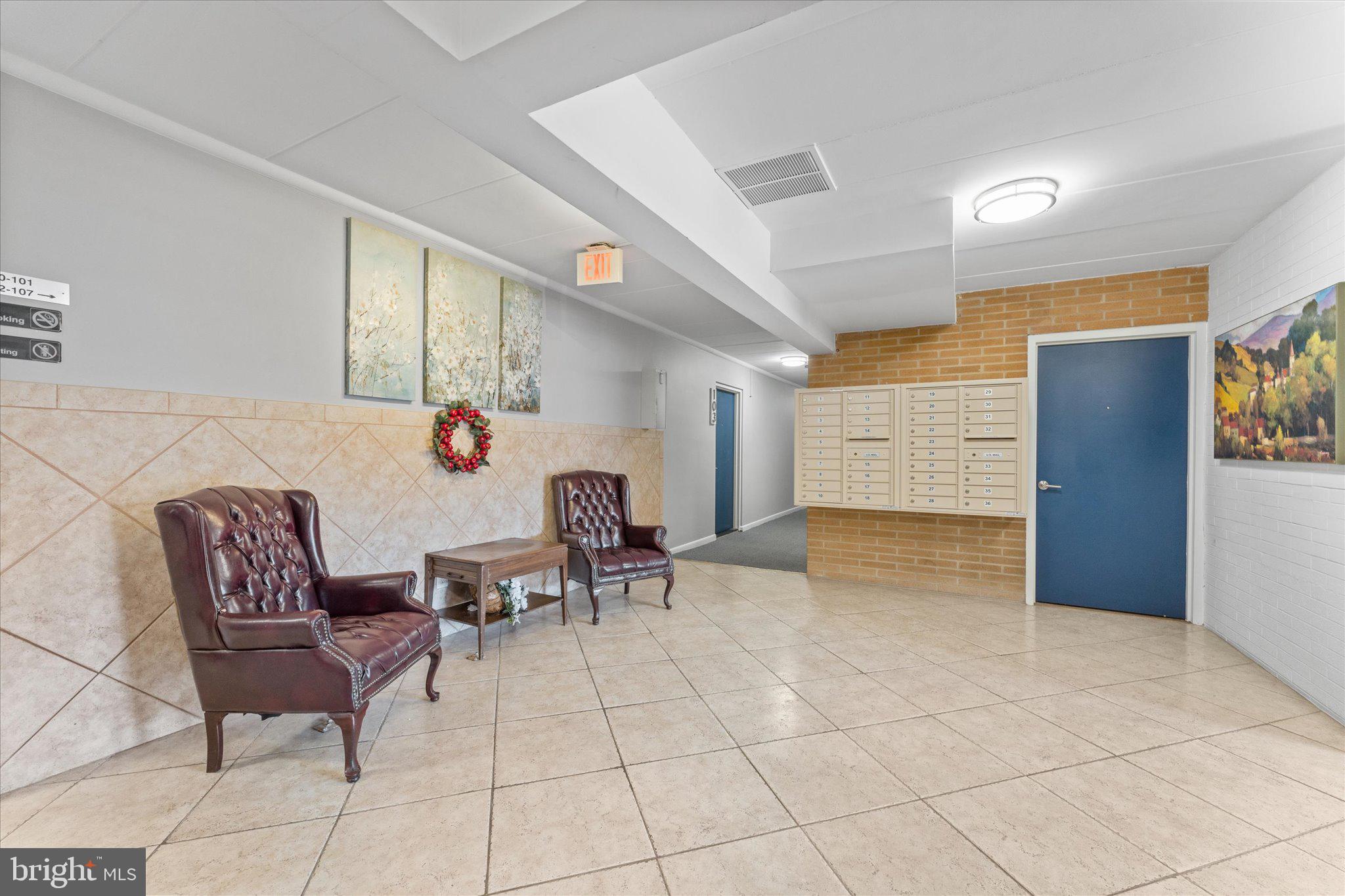 200 Locust St SE #403