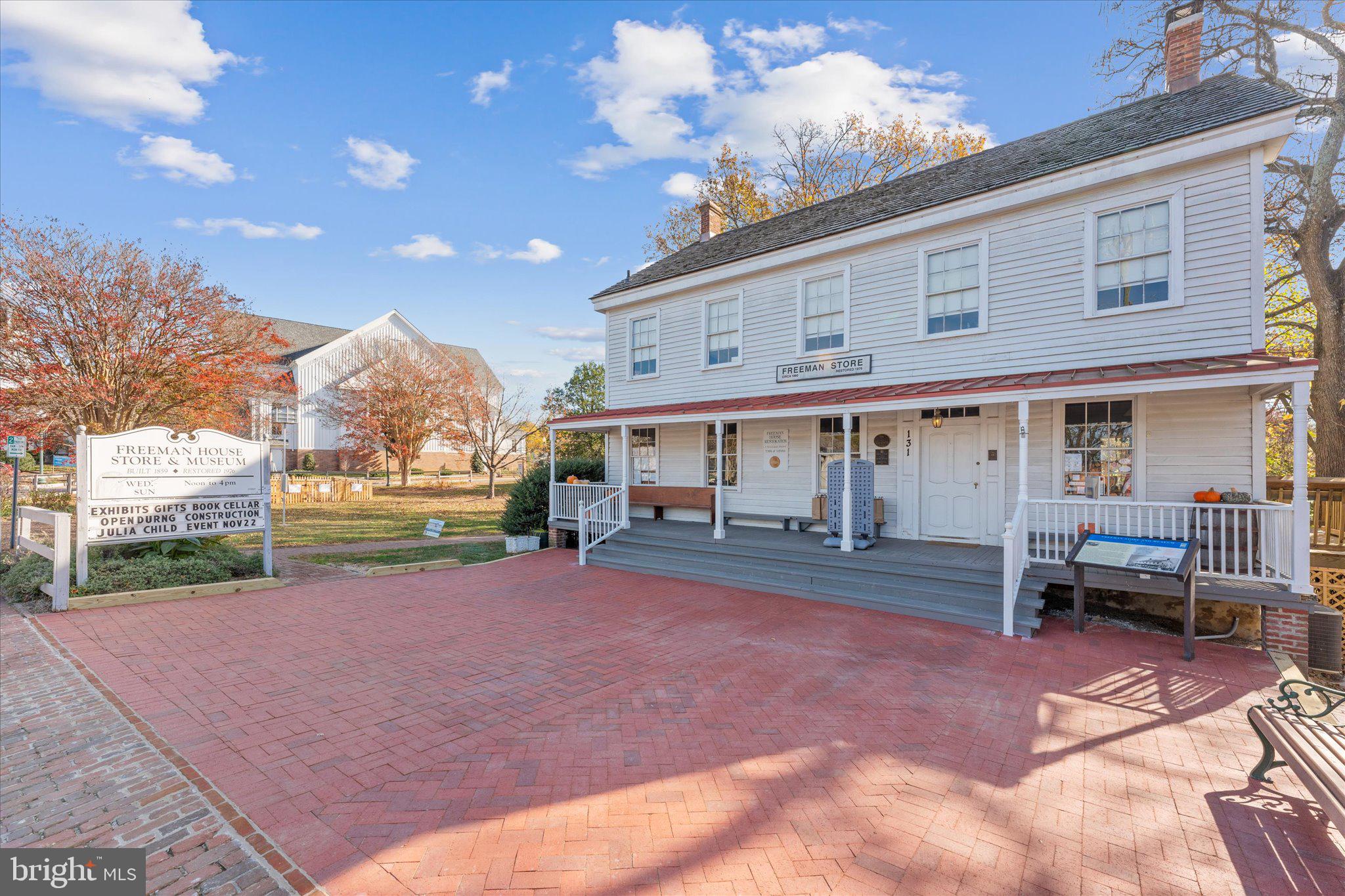 200 Locust St SE #403