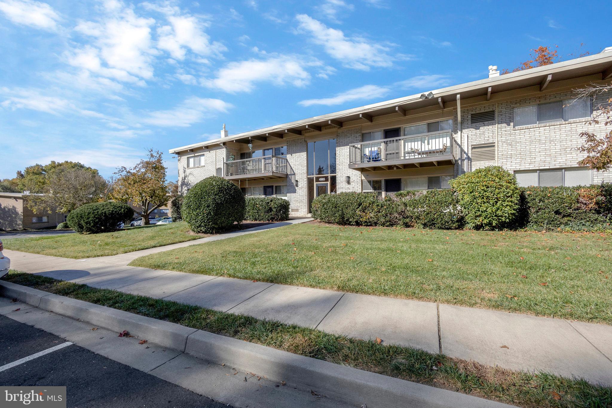 4965 Americana Dr #4965e