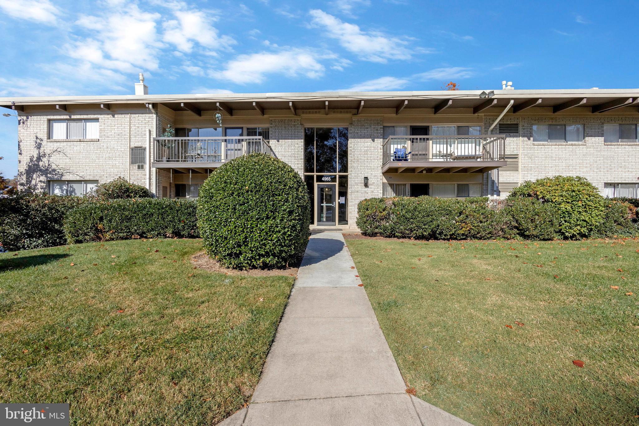 4965 Americana Dr #4965e